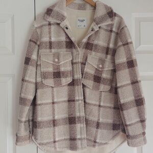 Abercrombie & Fitch Cozy Plaid Sherpa Shacket
